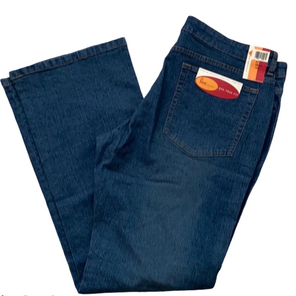 Lee Women’s True Fit Slimming Silhouette Denim Jeans Size 15/16 NWT - Picture 1 of 4